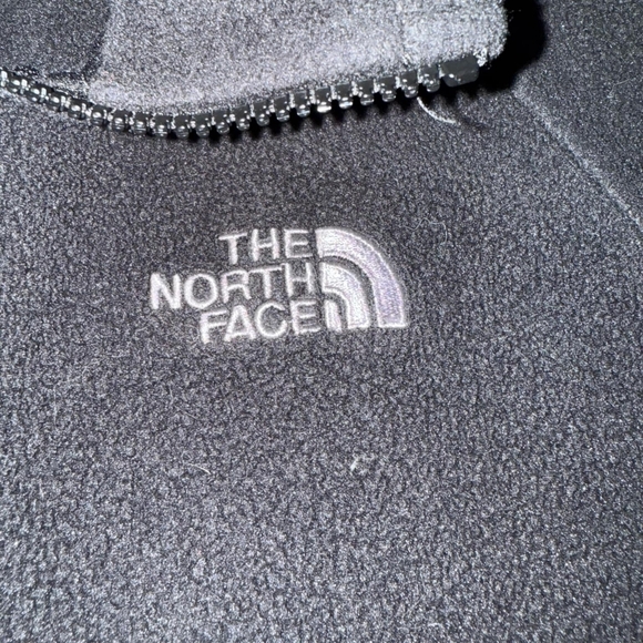 Women's medium North face zip up - Picture 3 of 5